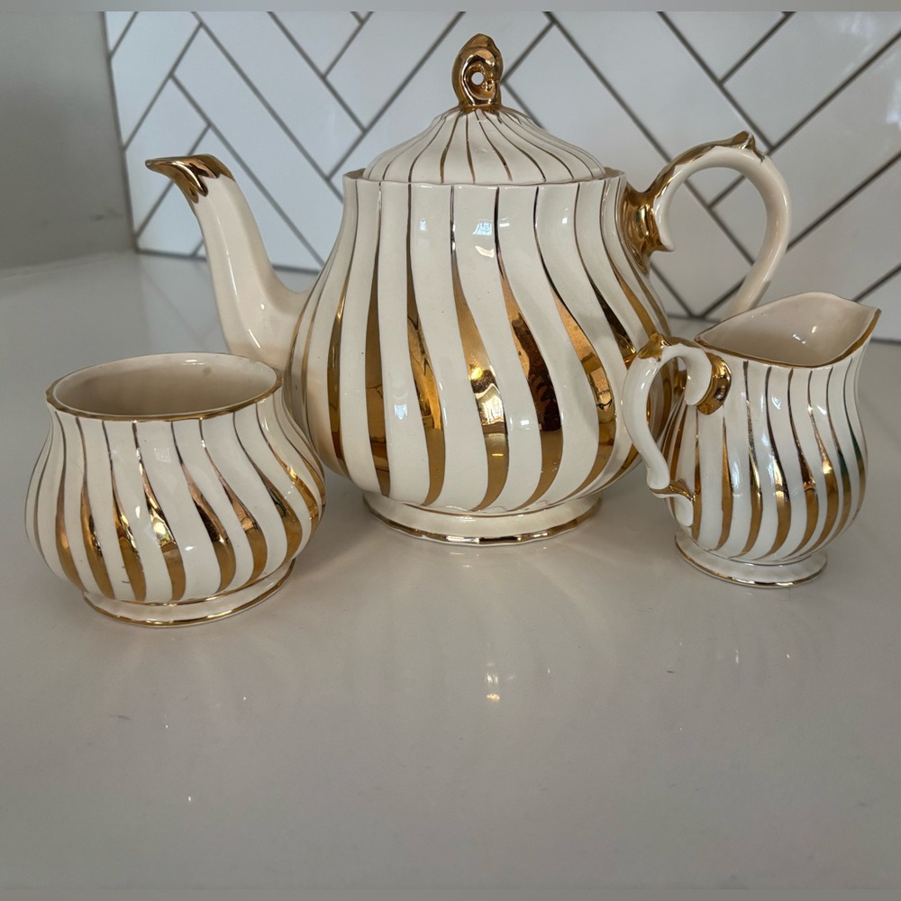 Sadler England Cream and Gold Teapot, creamer and sugar Set